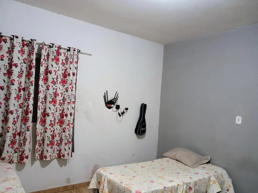 Foto 5 de Casa com 2 quartos à venda, 70m2 em Arapora - MG