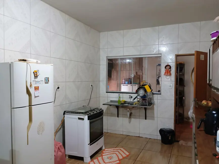 Foto 4 de Casa com 2 quartos à venda, 70m2 em Arapora - MG