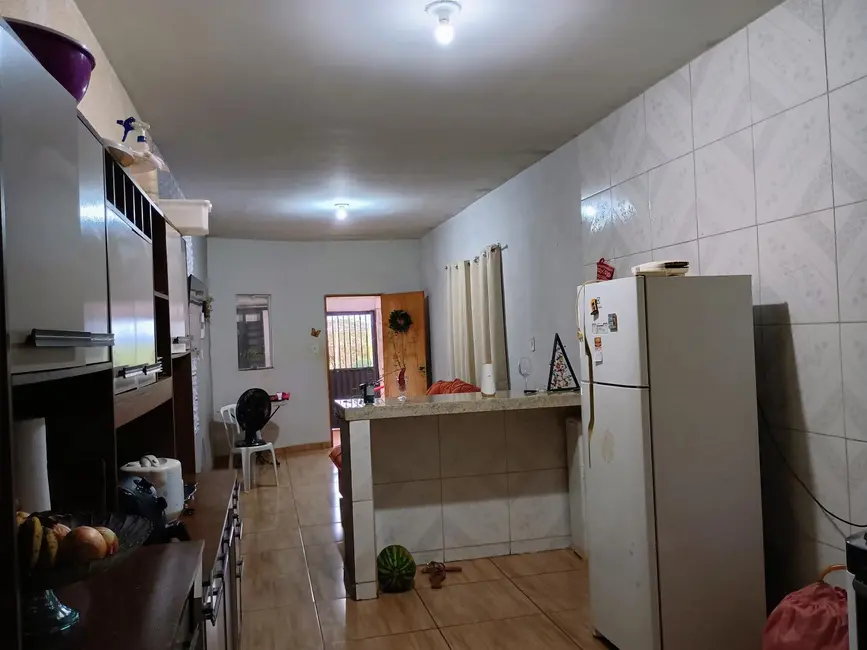 Foto 3 de Casa com 2 quartos à venda, 70m2 em Arapora - MG