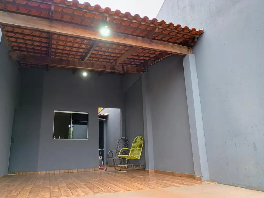 Foto 1 de Casa com 2 quartos à venda, 70m2 em Arapora - MG