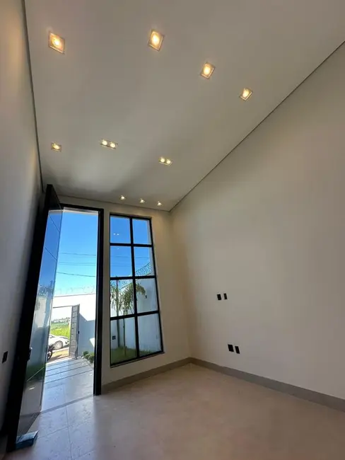 Casa com 3 quartos à venda, 176m2 em Itumbiara - GO - imagem 4 Foto 4 de Casa com 3 quartos à venda, 176m2 em Itumbiara - GO