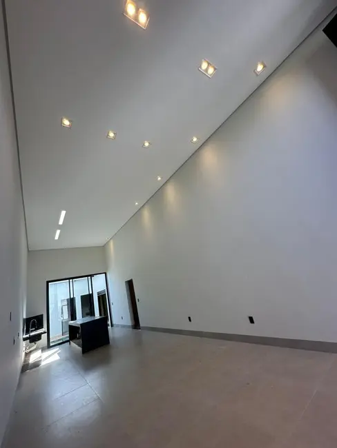 Casa com 3 quartos à venda, 176m2 em Itumbiara - GO - imagem 3 Foto 3 de Casa com 3 quartos à venda, 176m2 em Itumbiara - GO