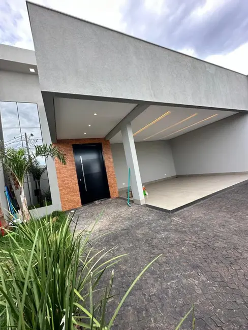 Foto 1 de Casa com 3 quartos à venda, 164m2 em Itumbiara - GO
