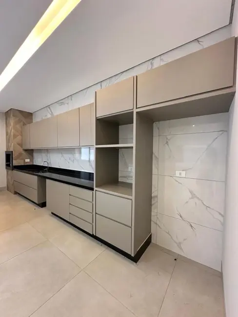Casa com 3 quartos à venda, 164m2 em Itumbiara - GO - imagem 7 Foto 7 de Casa com 3 quartos à venda, 164m2 em Itumbiara - GO