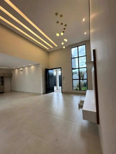 Casa com 3 quartos à venda, 164m2 em Itumbiara - GO - imagem 4 Foto 4 de Casa com 3 quartos à venda, 164m2 em Itumbiara - GO
