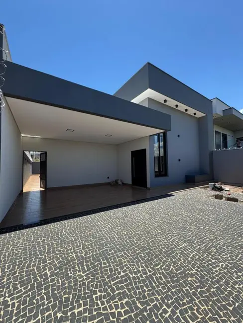 Foto 2 de Casa com 3 quartos à venda em Itumbiara - GO