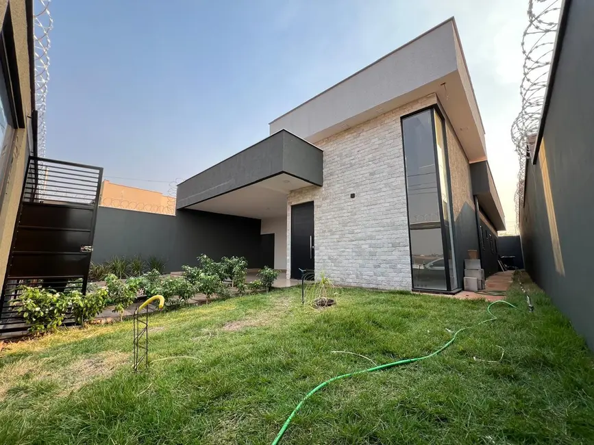 Foto 1 de Casa com 3 quartos à venda, 163m2 em Itumbiara - GO
