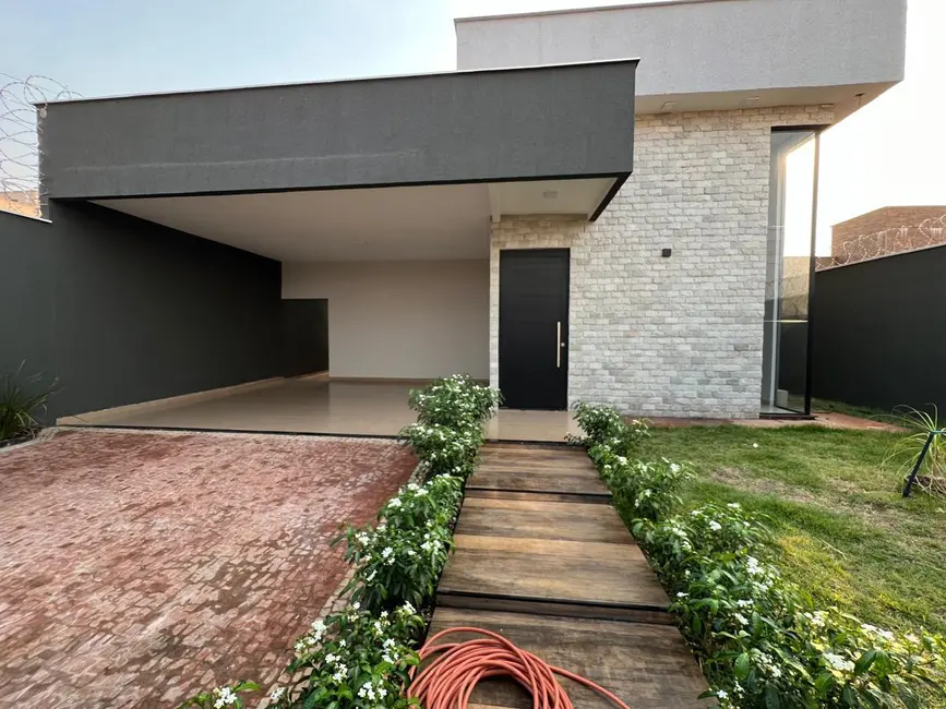Foto 2 de Casa com 3 quartos à venda, 163m2 em Itumbiara - GO