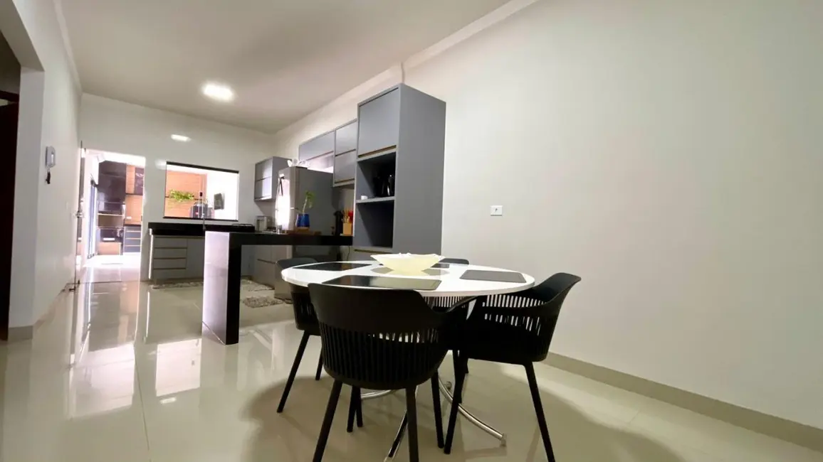 Casa com 3 quartos à venda, 129m2 em Itumbiara - GO - imagem 5 Foto 5 de Casa com 3 quartos à venda, 129m2 em Itumbiara - GO