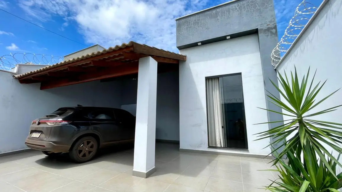 Foto 2 de Casa com 3 quartos à venda, 129m2 em Itumbiara - GO