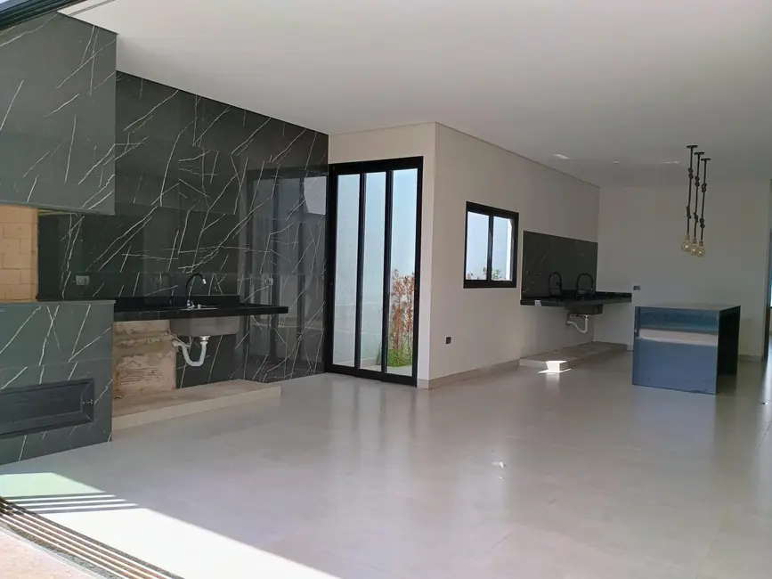 Foto 4 de Casa com 3 quartos à venda, 200m2 em Itumbiara - GO