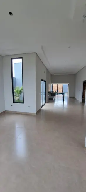 Foto 3 de Casa com 3 quartos à venda, 190m2 em Itumbiara - GO
