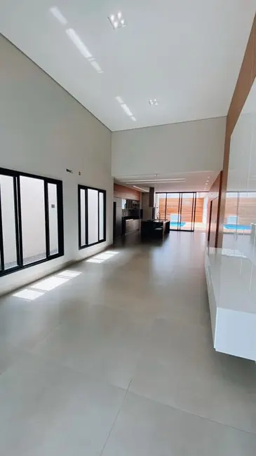 Foto 2 de Casa com 4 quartos à venda, 246m2 em Itumbiara - GO