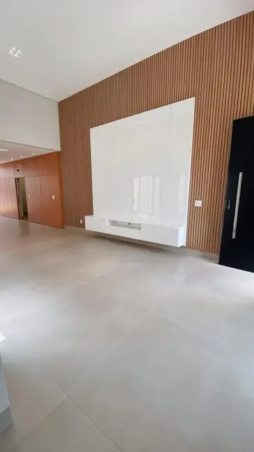 Foto 7 de Casa com 4 quartos à venda, 246m2 em Itumbiara - GO