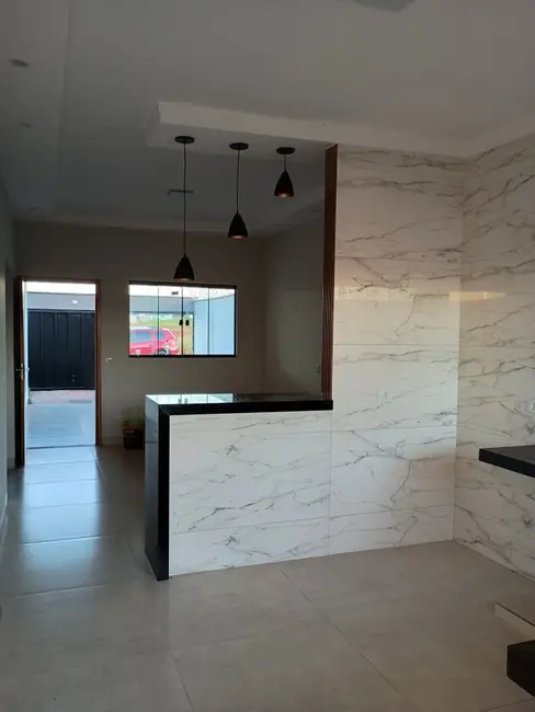 Casa com 3 quartos à venda em Itumbiara - GO - imagem 4 Foto 4 de Casa com 3 quartos à venda em Itumbiara - GO