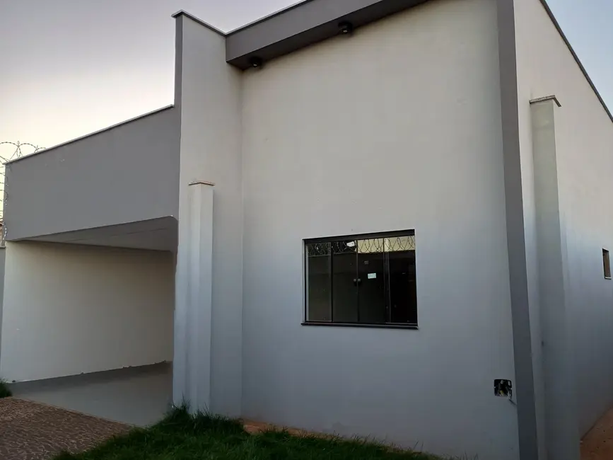 Casa com 3 quartos à venda em Itumbiara - GO - imagem 2 Foto 2 de Casa com 3 quartos à venda em Itumbiara - GO