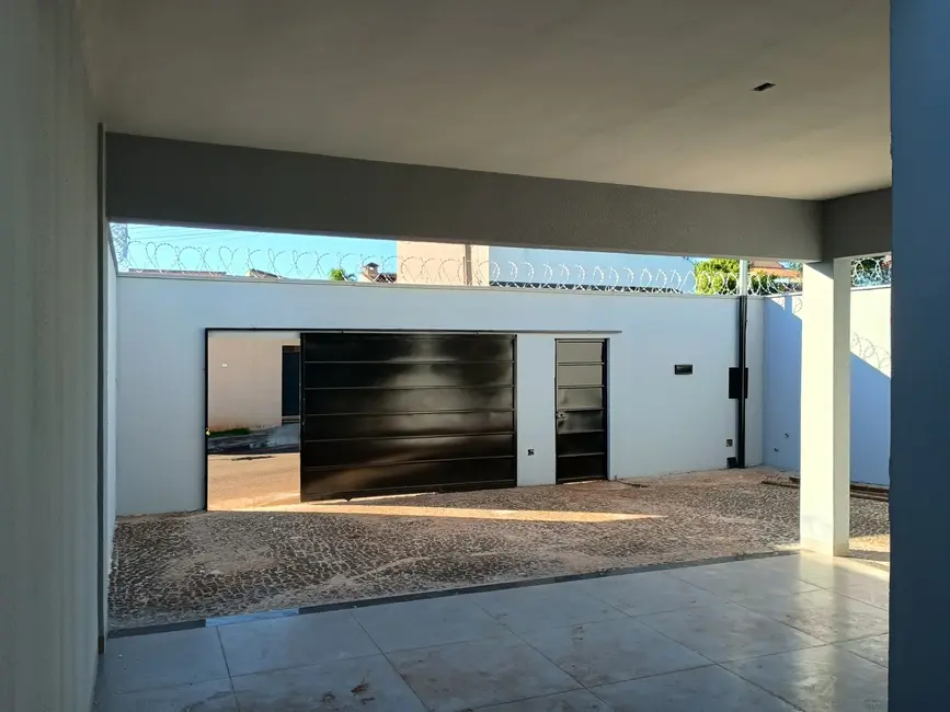 Foto 3 de Casa com 3 quartos à venda, 150m2 em Itumbiara - GO