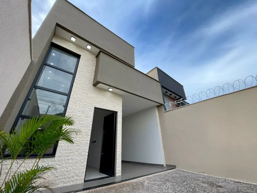 Foto 2 de Casa com 3 quartos à venda, 110m2 em Itumbiara - GO