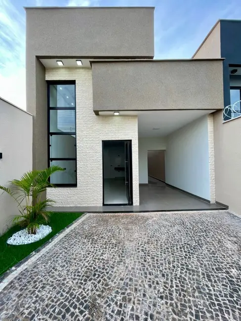 Foto 1 de Casa com 3 quartos à venda, 110m2 em Itumbiara - GO