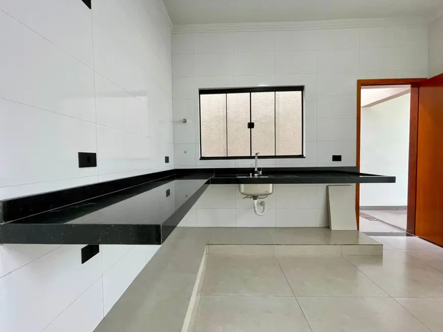 Foto 6 de Casa com 3 quartos à venda, 110m2 em Itumbiara - GO