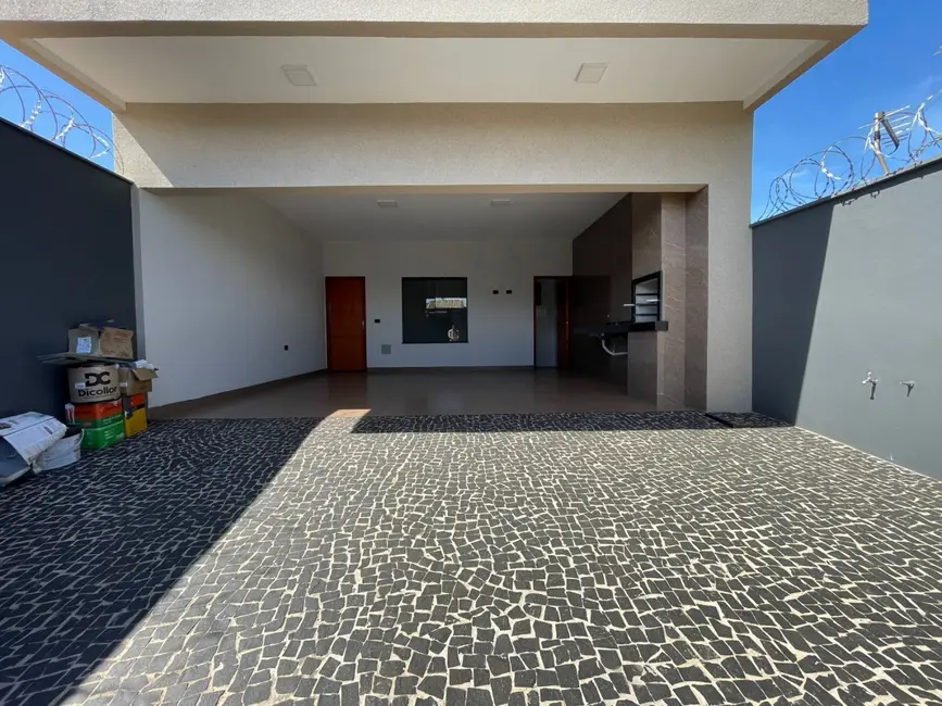 Foto 2 de Casa com 3 quartos à venda em Itumbiara - GO