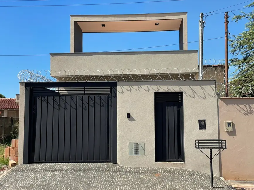 Foto 1 de Casa com 3 quartos à venda em Itumbiara - GO