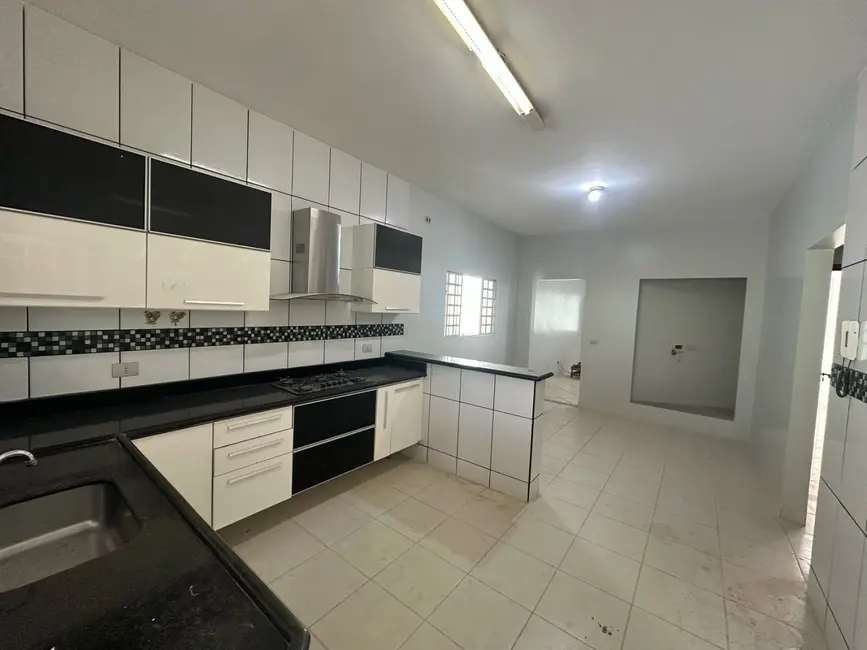 Foto 8 de Casa com 4 quartos à venda, 280m2 em Itumbiara - GO