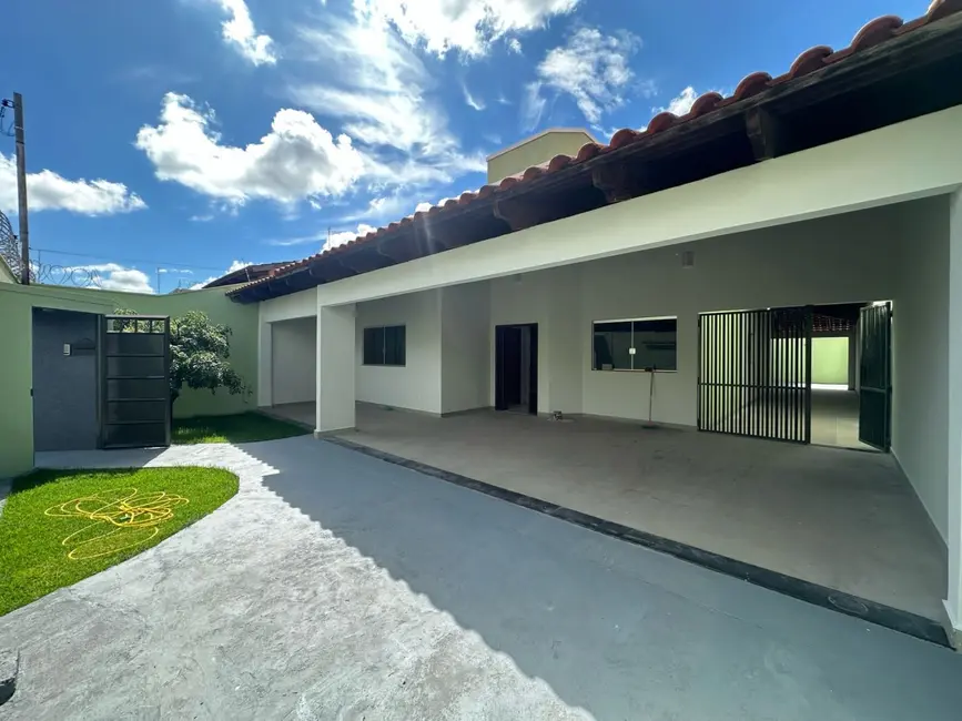 Foto 1 de Casa com 4 quartos à venda, 280m2 em Itumbiara - GO