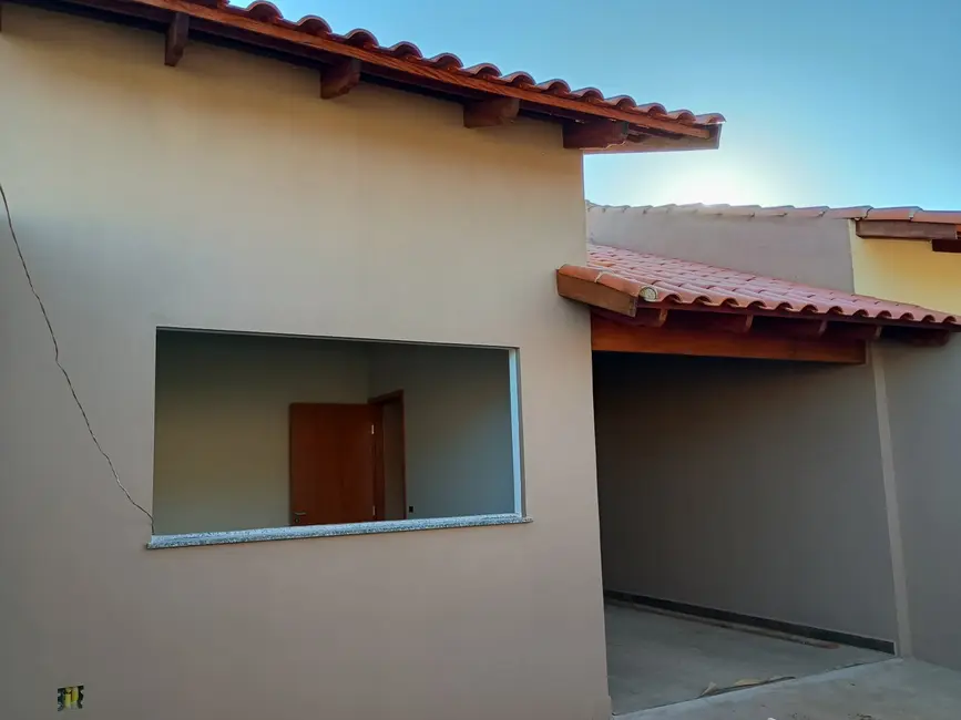 Foto 1 de Casa com 3 quartos à venda em Itumbiara - GO