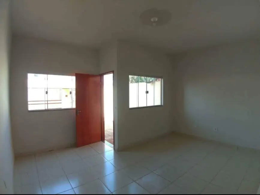 Foto 2 de Casa com 2 quartos à venda em Itumbiara - GO