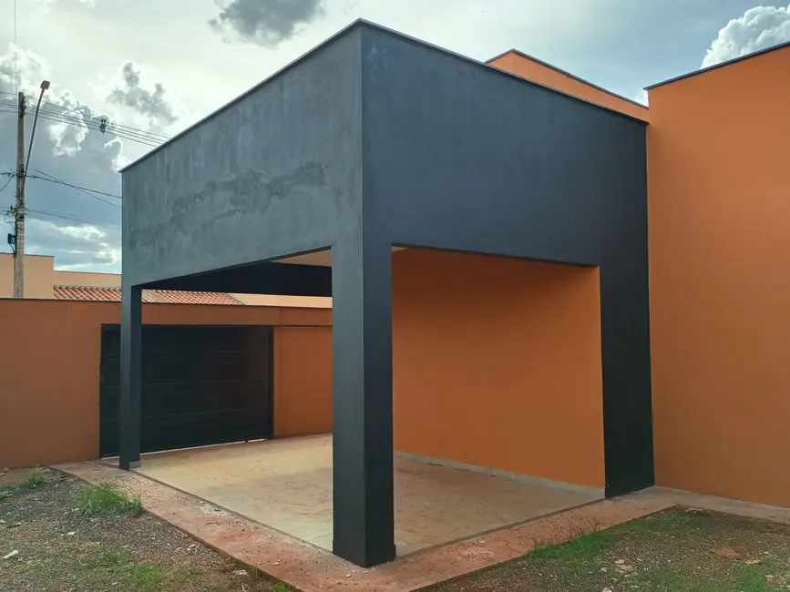 Foto 1 de Casa com 3 quartos à venda em Arapora - MG