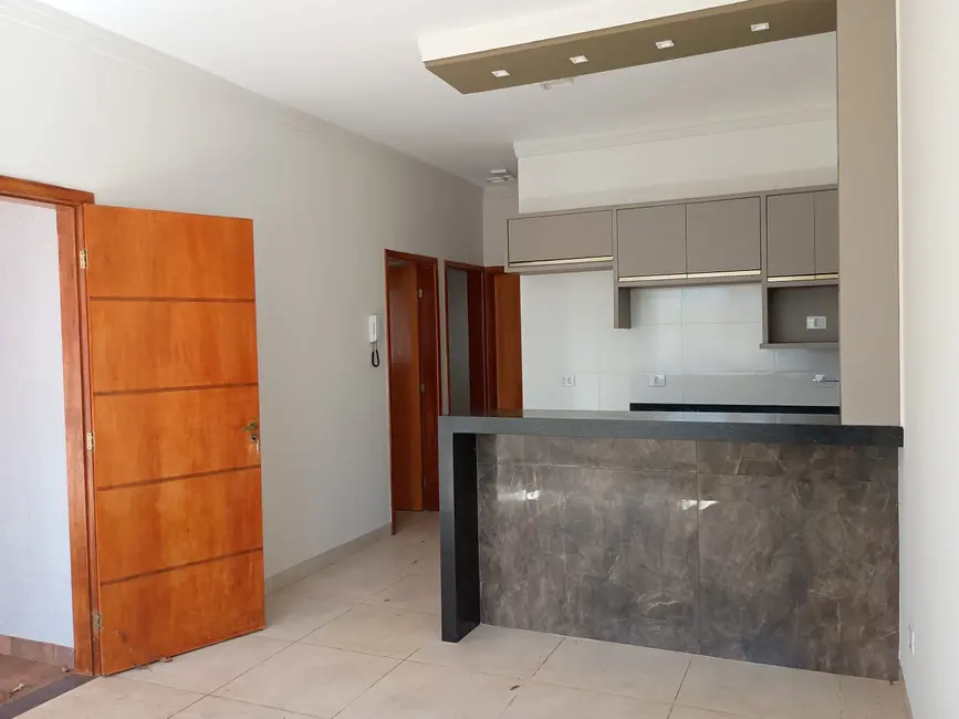 Foto 1 de Casa com 2 quartos à venda, 64m2 em Arapora - MG