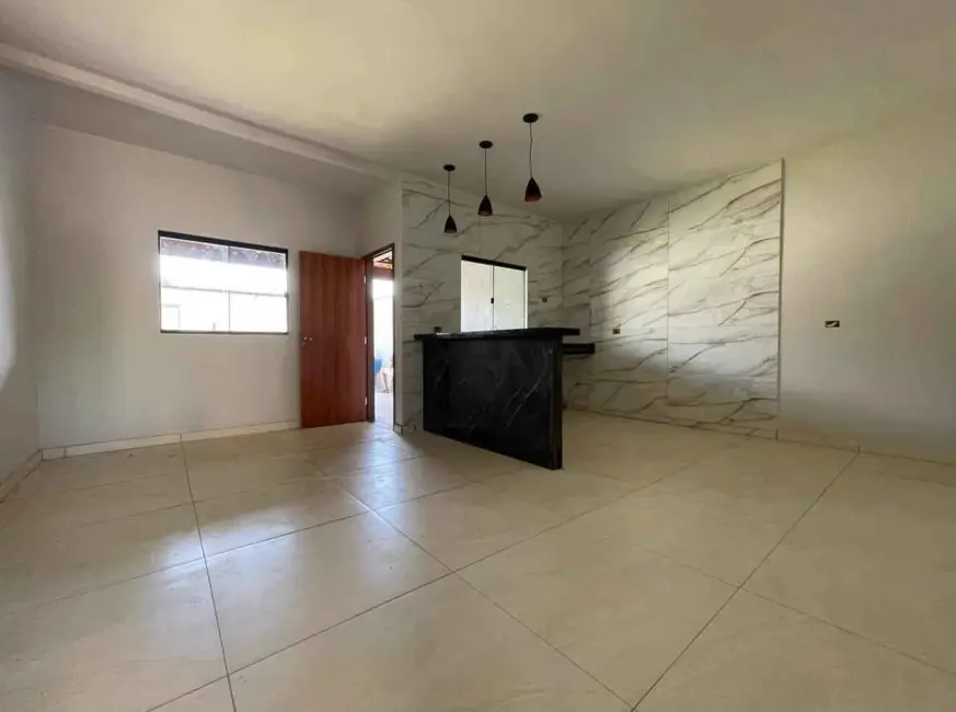 Casa com 2 quartos à venda em Itumbiara - GO - imagem 3 Foto 3 de Casa com 2 quartos à venda em Itumbiara - GO