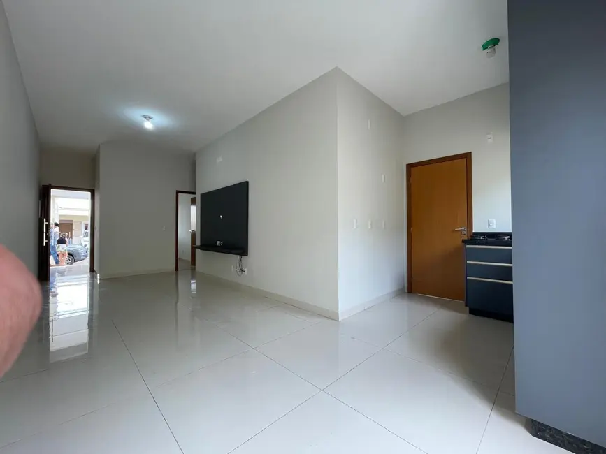 Foto 2 de Casa com 3 quartos à venda em Arapora - MG