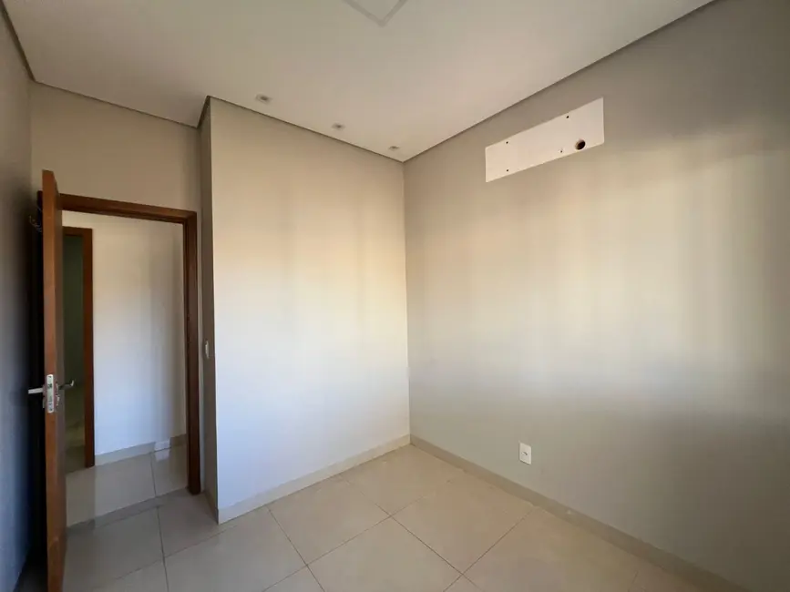 Foto 3 de Casa com 3 quartos à venda em Arapora - MG