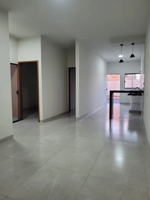 Casa com 3 quartos à venda em Itumbiara - GO - imagem 3 Foto 3 de Casa com 3 quartos à venda em Itumbiara - GO