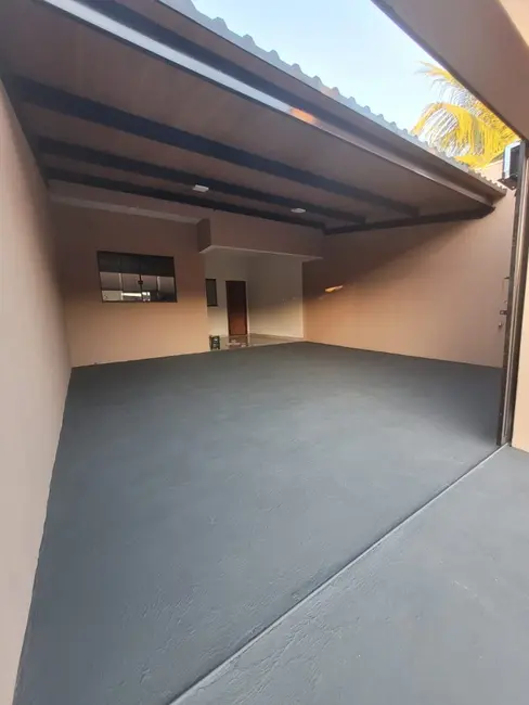 Casa com 3 quartos à venda em Itumbiara - GO - imagem 1 Foto 1 de Casa com 3 quartos à venda em Itumbiara - GO