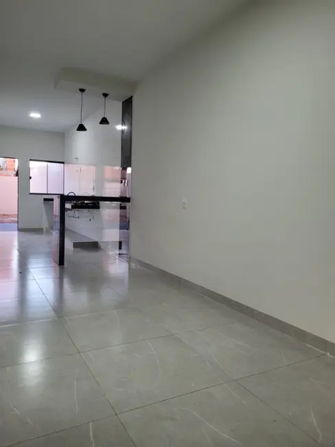 Casa com 3 quartos à venda em Itumbiara - GO - imagem 2 Foto 2 de Casa com 3 quartos à venda em Itumbiara - GO