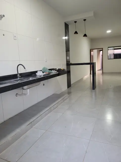 Casa com 3 quartos à venda em Itumbiara - GO - imagem 4 Foto 4 de Casa com 3 quartos à venda em Itumbiara - GO
