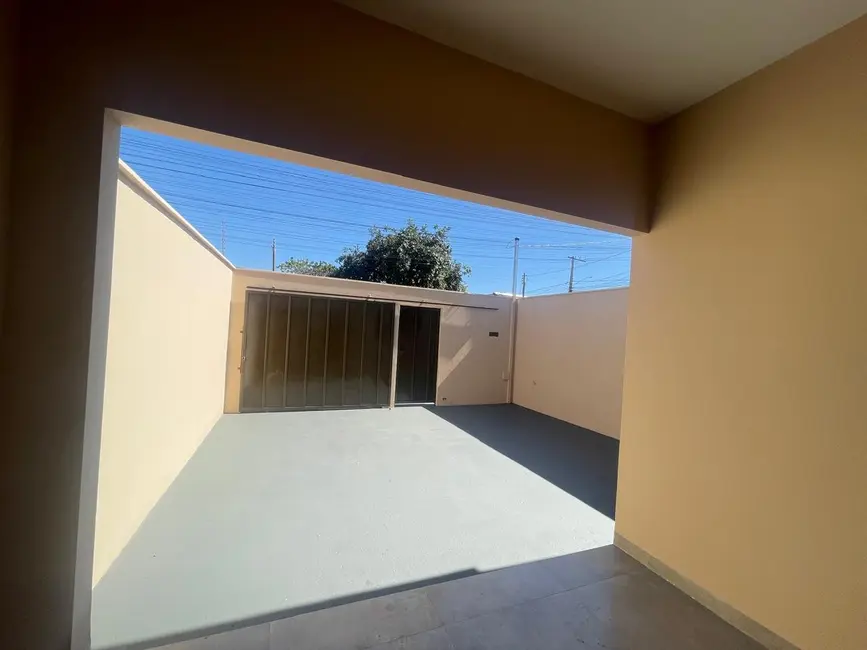 Foto 2 de Casa com 3 quartos à venda, 88m2 em Itumbiara - GO