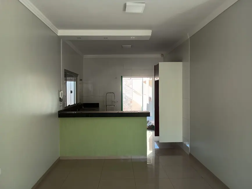 Foto 1 de Casa com 3 quartos à venda em Arapora - MG