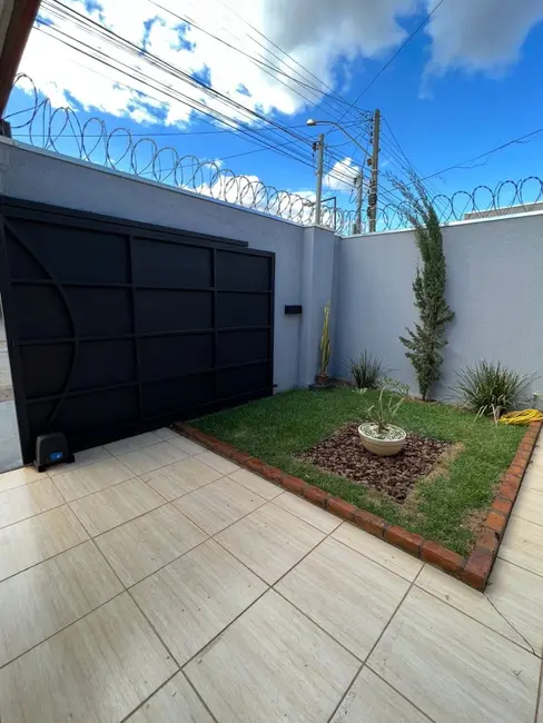 Foto 3 de Casa com 3 quartos à venda, 220m2 em Caldas Novas - GO