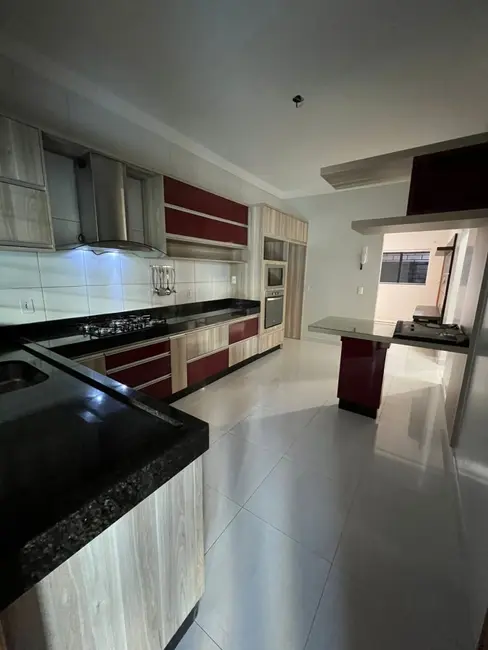 Foto 6 de Casa com 3 quartos à venda, 220m2 em Caldas Novas - GO