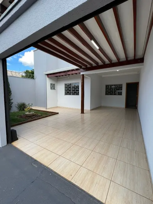 Foto 1 de Casa com 3 quartos à venda, 220m2 em Caldas Novas - GO