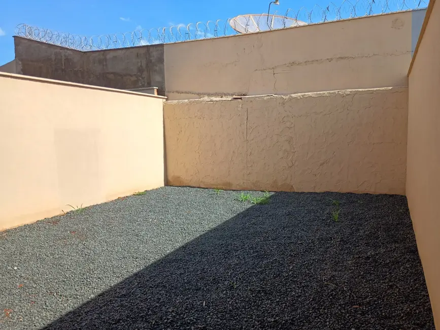 Foto 9 de Casa com 2 quartos à venda, 90m2 em Itumbiara - GO