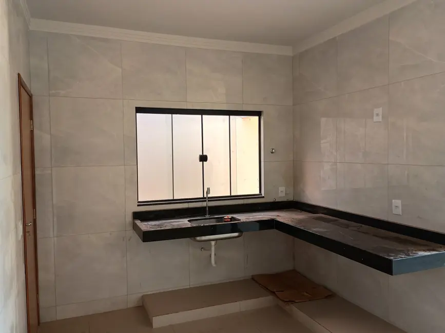 Foto 3 de Casa com 2 quartos à venda, 90m2 em Itumbiara - GO