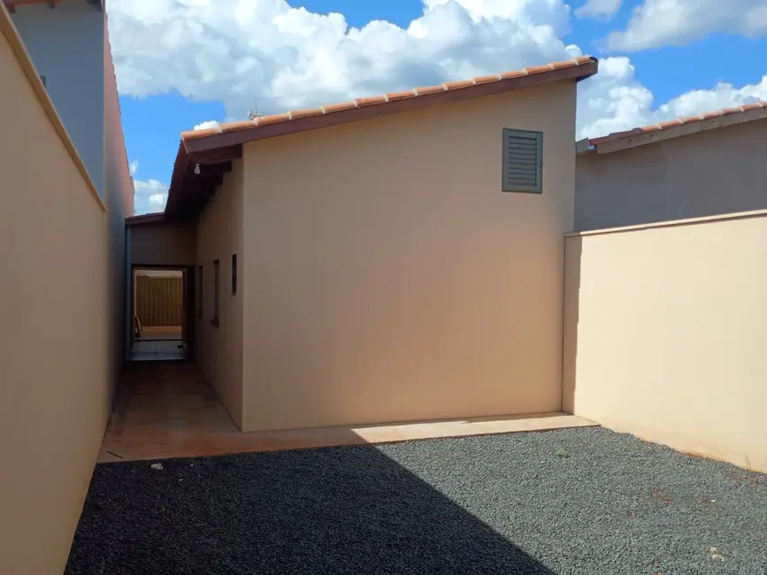 Foto 8 de Casa com 2 quartos à venda, 90m2 em Itumbiara - GO