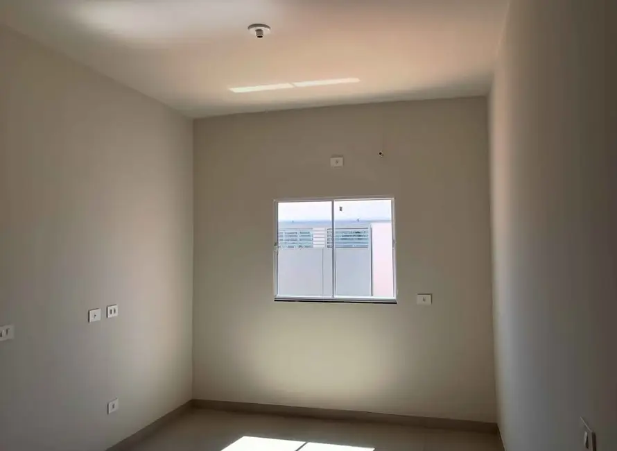 Foto 4 de Casa com 2 quartos à venda, 90m2 em Itumbiara - GO
