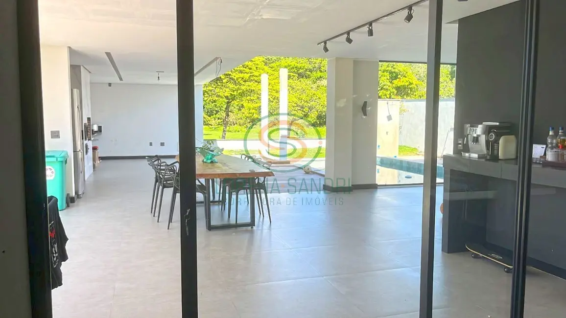 Casa de Condomínio com 5 quartos à venda e para alugar, 550m2 em Interlagos, Vila Velha - ES - imagem 6 Foto 6 de Casa de Condomínio com 5 quartos à venda e para alugar, 550m2 em Interlagos, Vila Velha - ES