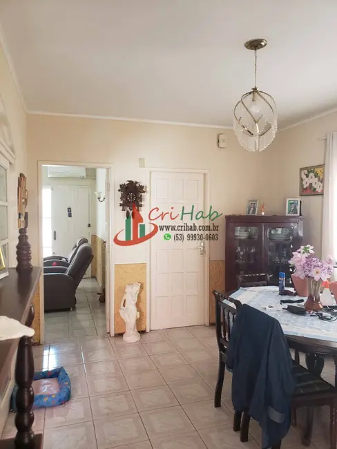 Foto 6 de Casa com 3 quartos à venda, 237m2 em Centro, Pelotas - RS